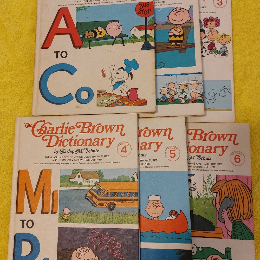 Charlie Brown Dictionary Set Vintage 1973